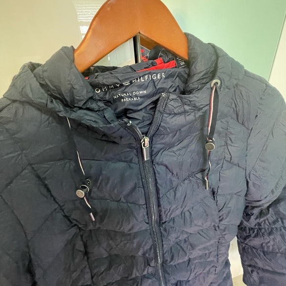 Tommy Hilfiger - Picture 2 of 5